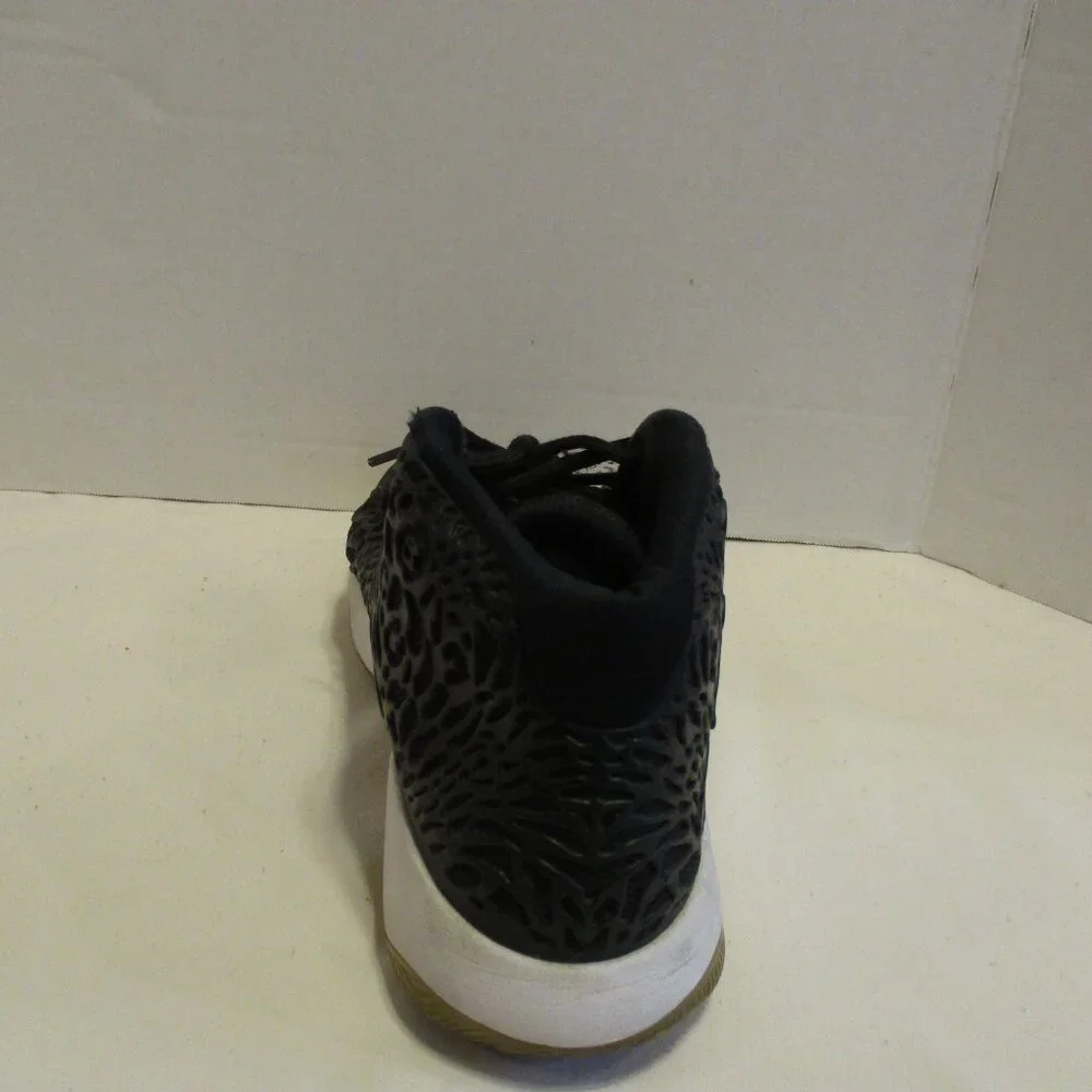 Jordan Shoes Men Size 9.5 Black White Fitness Athletic Basketball Sneakers